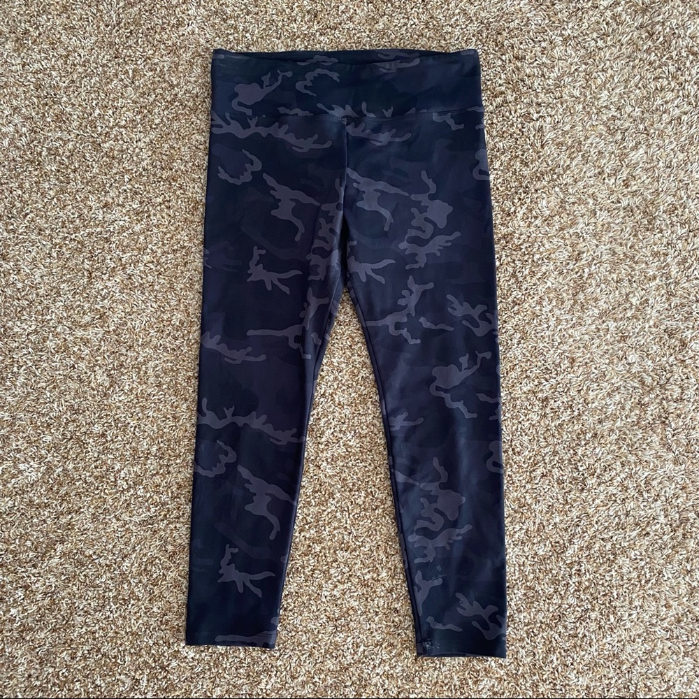 Camo Workout Cropped Leggings